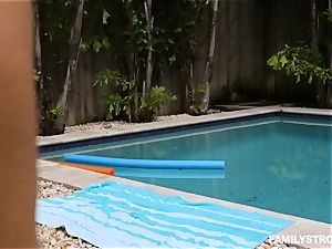 Poolside fuck-stick wedging Riley star