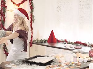 A dame KNOWS - Christmas themed erotic lesbian smash
